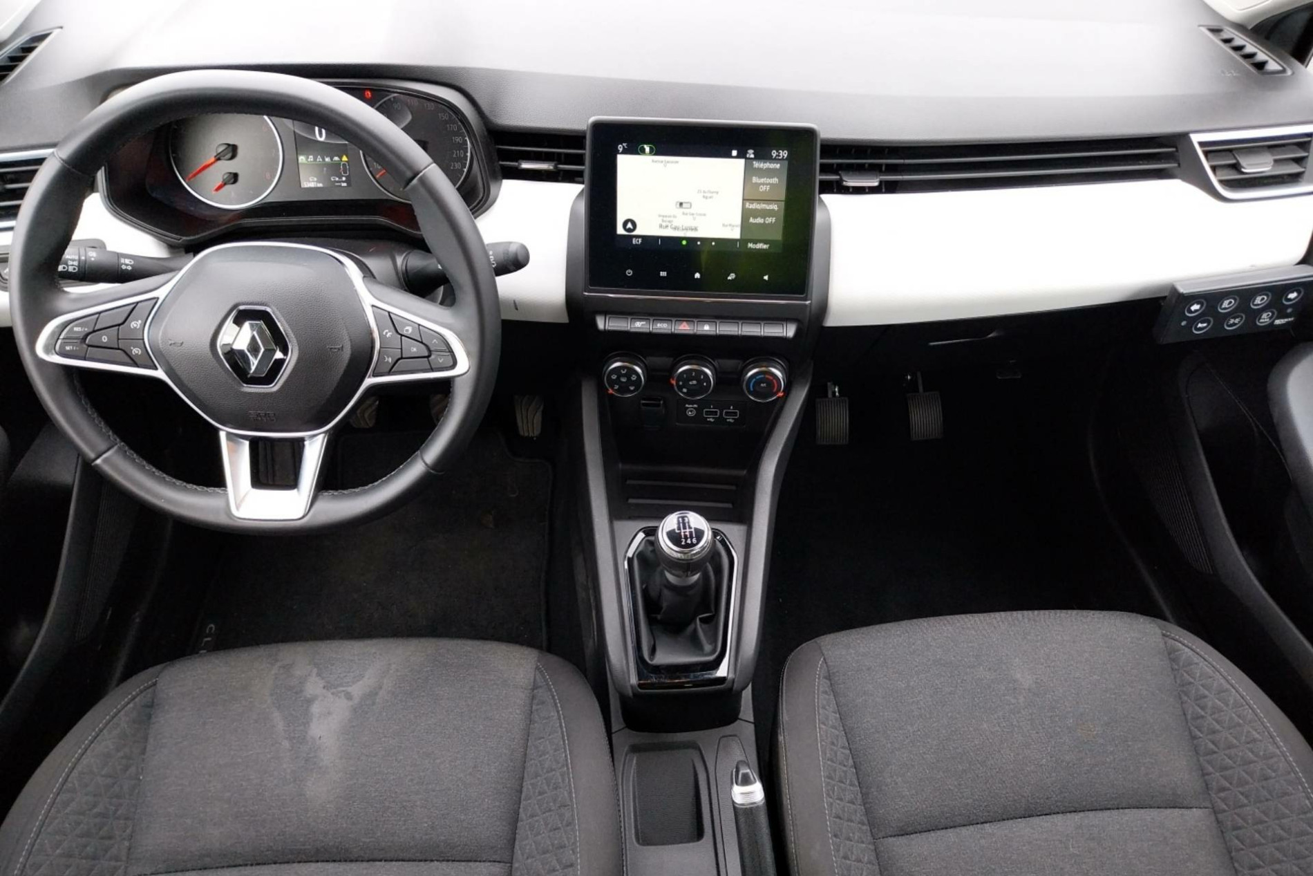 Vente en ligne Renault Clio 5 Clio TCe 90 au prix de 13 890 €