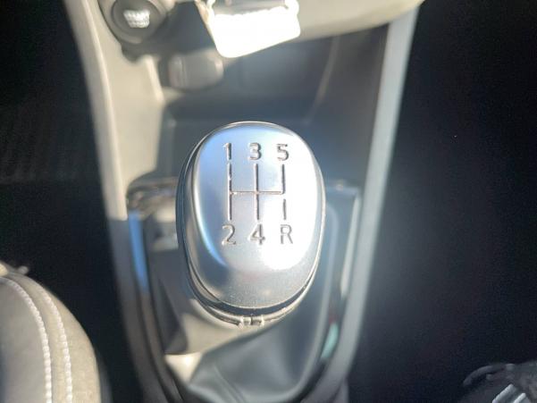 Vente en ligne Renault Clio 4 Clio TCe 90 au prix de 12 790 €