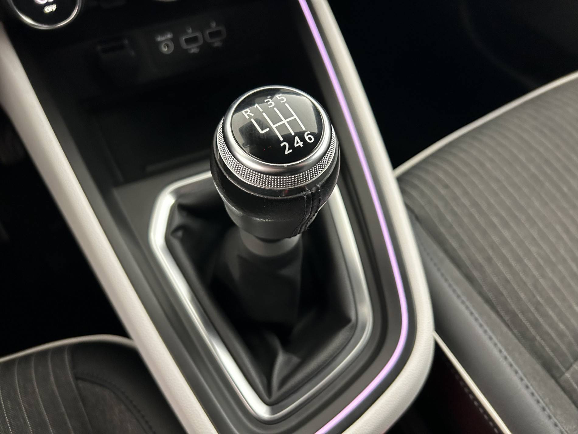 Vente en ligne Renault Clio 5 Clio TCe 90 - 21N au prix de 15 490 €