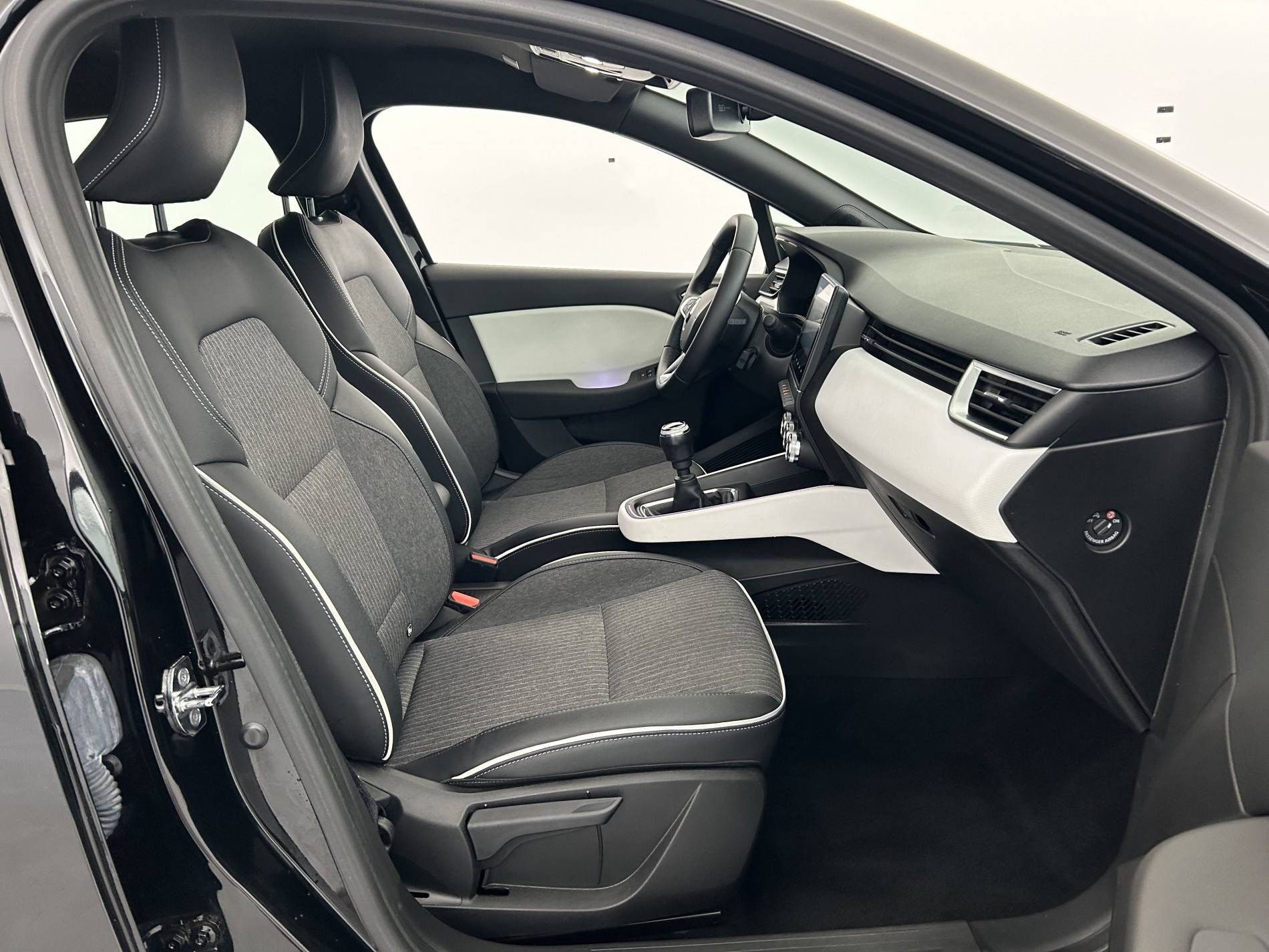 Vente en ligne Renault Clio 5 Clio TCe 90 - 21N au prix de 15 490 €