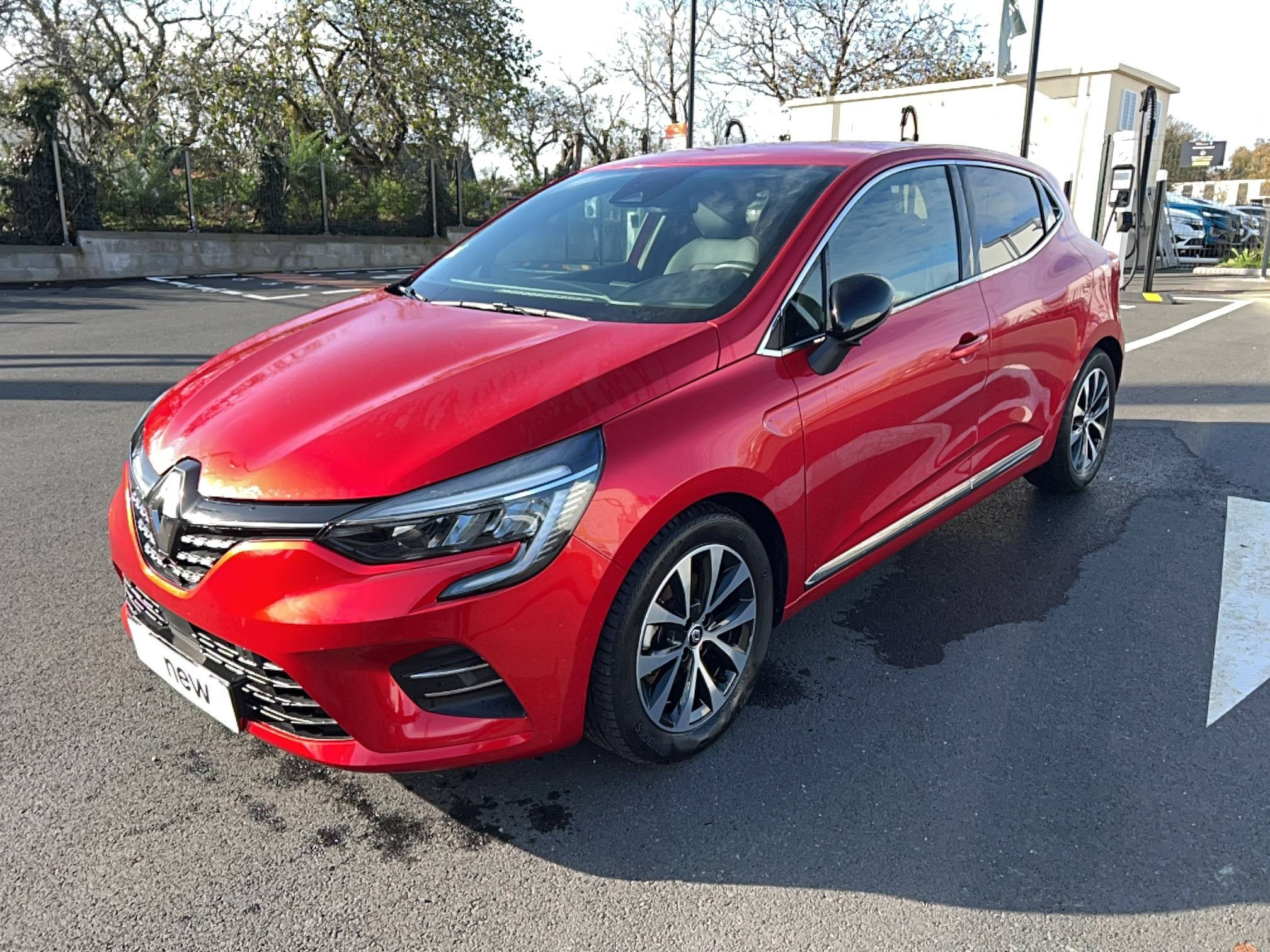 Renault Clio 5 Clio E-Tech full hybrid 145 occasion de 2023 en vente à Concarneau