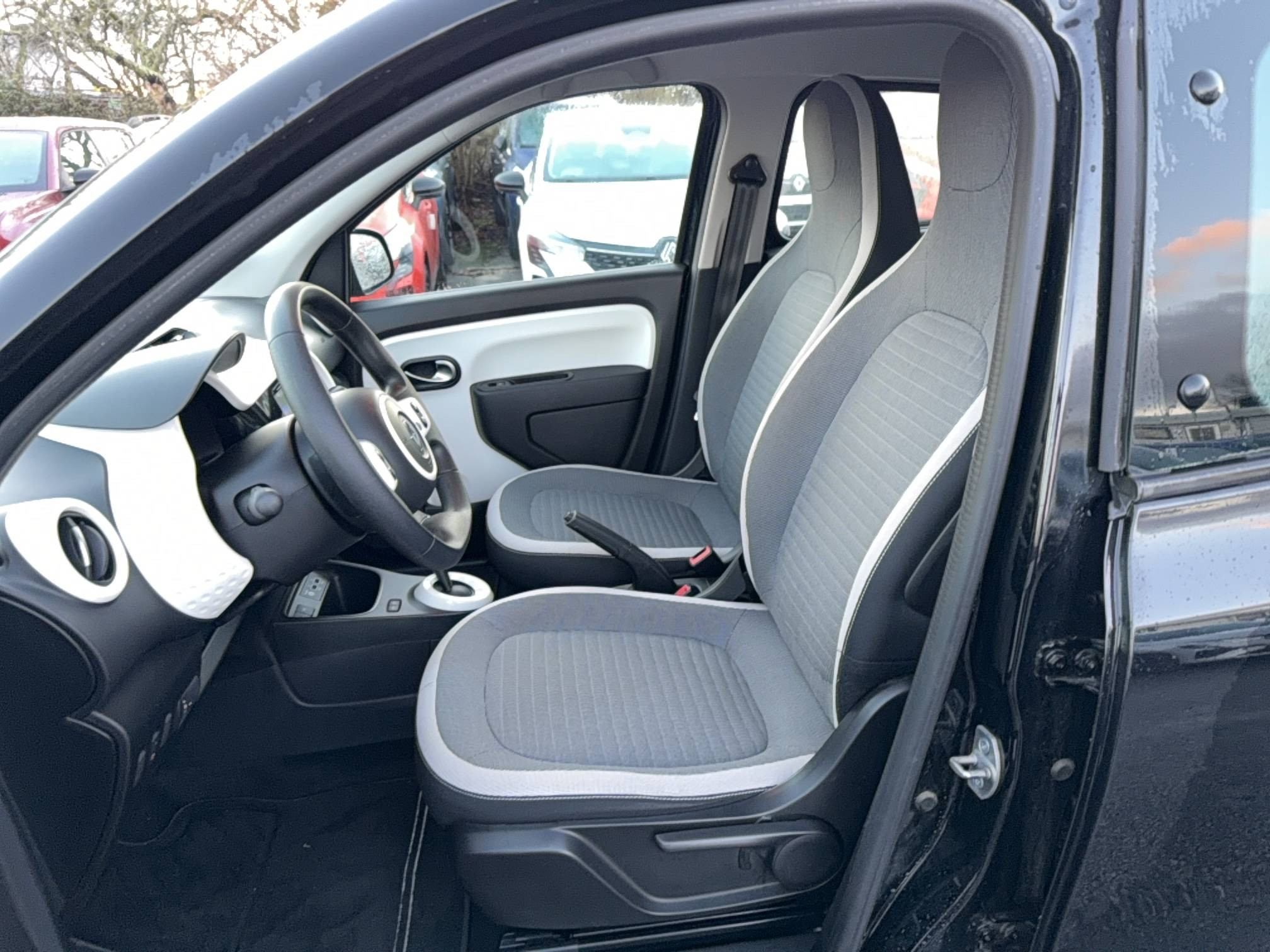 Vente en ligne Renault Twingo Electrique Twingo III E-Tech au prix de 10 450 €