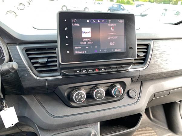 Vente en ligne Renault Trafic 3 Fourgon TRAFIC FGN L1H1 2800 KG BLUE DCI 130 au prix de 25 990 €