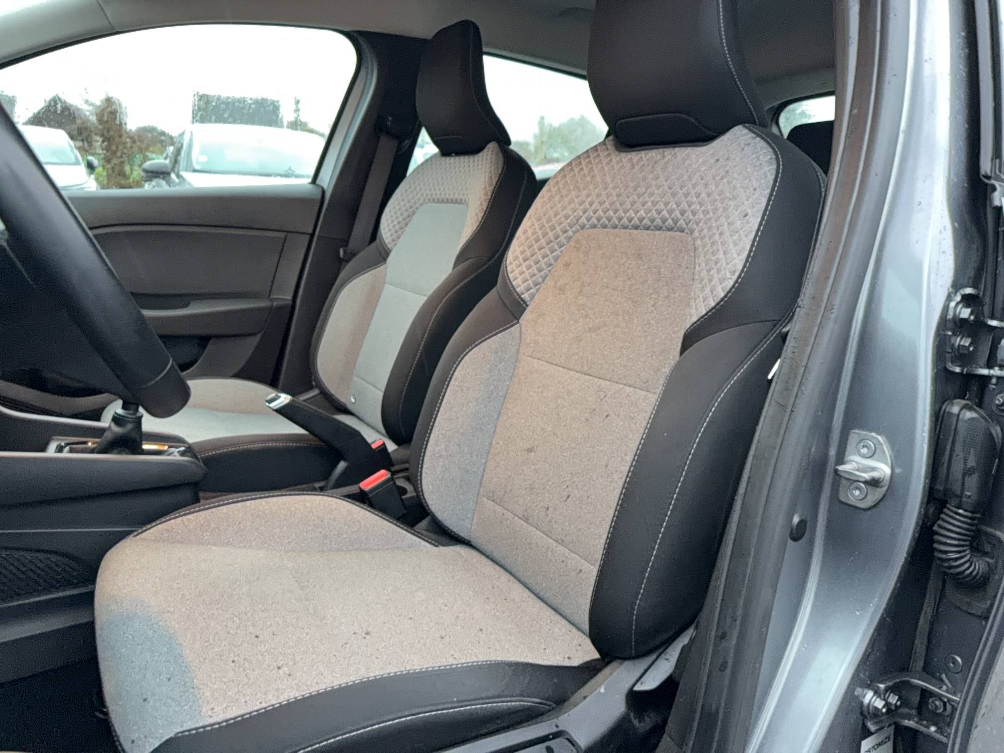 Vente en ligne Renault Clio 5 Clio Blue dCi 100 au prix de 15 990 €