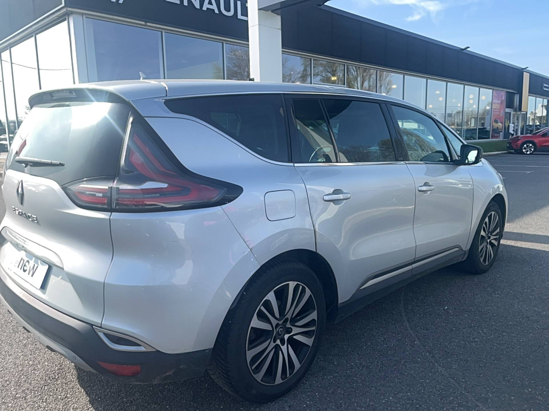 Vente en ligne Renault Espace 5 Espace Tce 225 EDC FAP au prix de 24 990 €