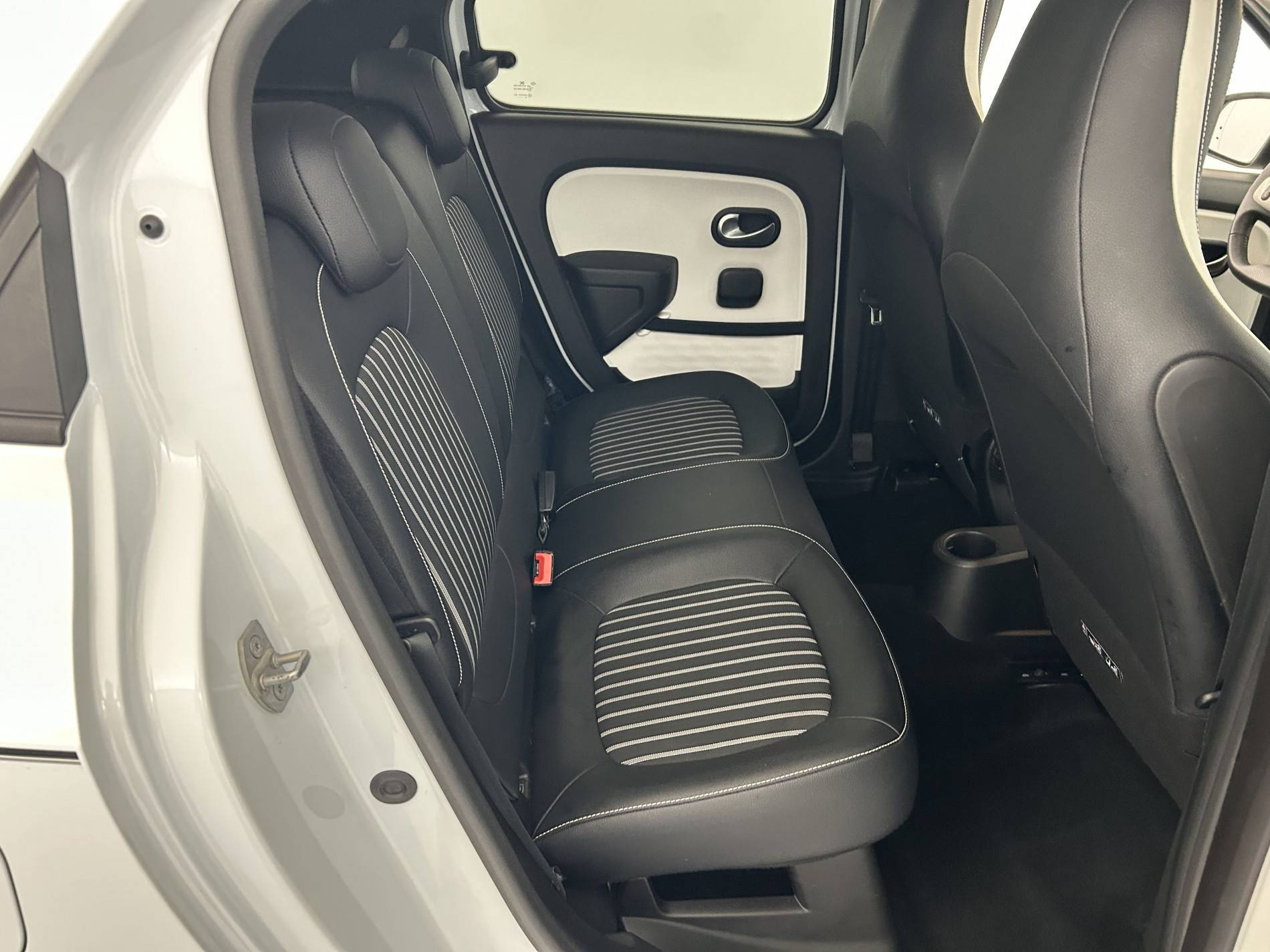 Vente en ligne Renault Twingo Electrique Twingo III E-Tech au prix de 12 390 €