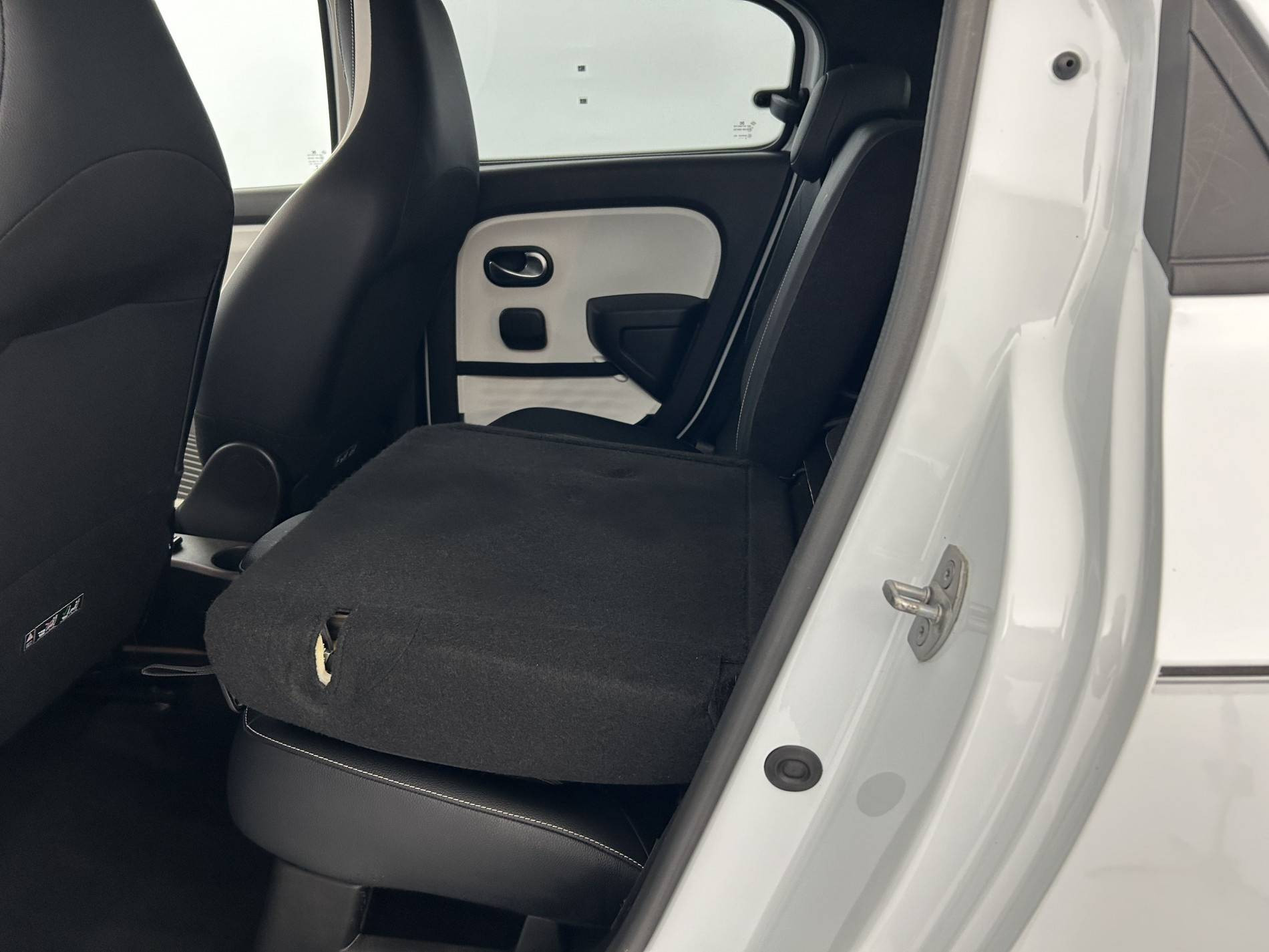 Vente en ligne Renault Twingo Electrique Twingo III E-Tech au prix de 12 390 €