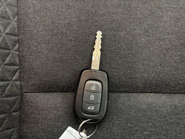 Vente en ligne Renault Clio 5 Clio TCe 90 au prix de 14 990 €
