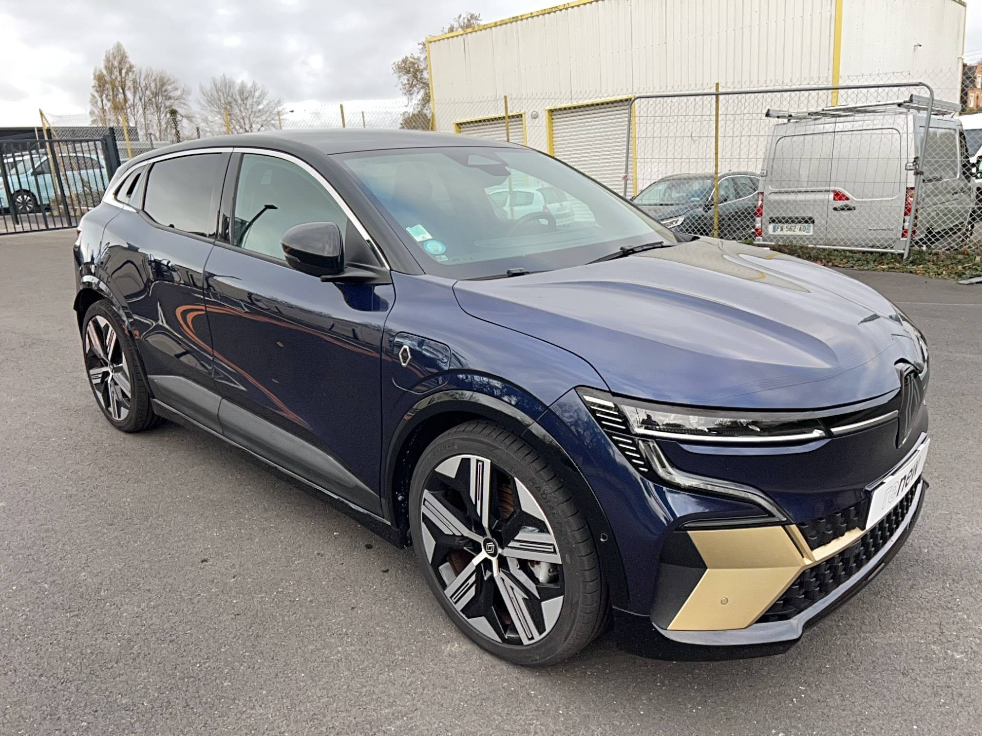 Vente en ligne Renault Megane E-Tech  EV60 220 ch super charge au prix de 23 990 €