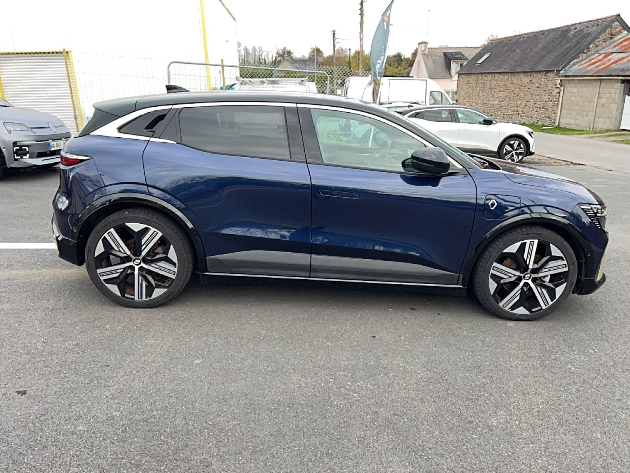 Vente en ligne Renault Megane E-Tech  EV60 220 ch super charge au prix de 23 990 €