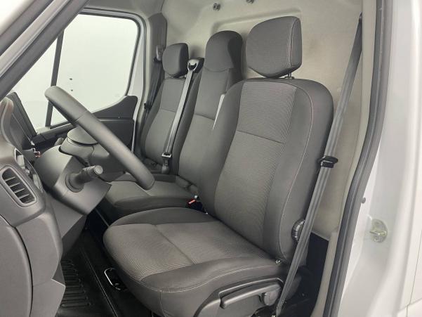 Vente en ligne Renault Master 3 Fourgon MASTER FGN TRAC F3500 L3H3 BLUE DCI 145 au prix de 29 990 €