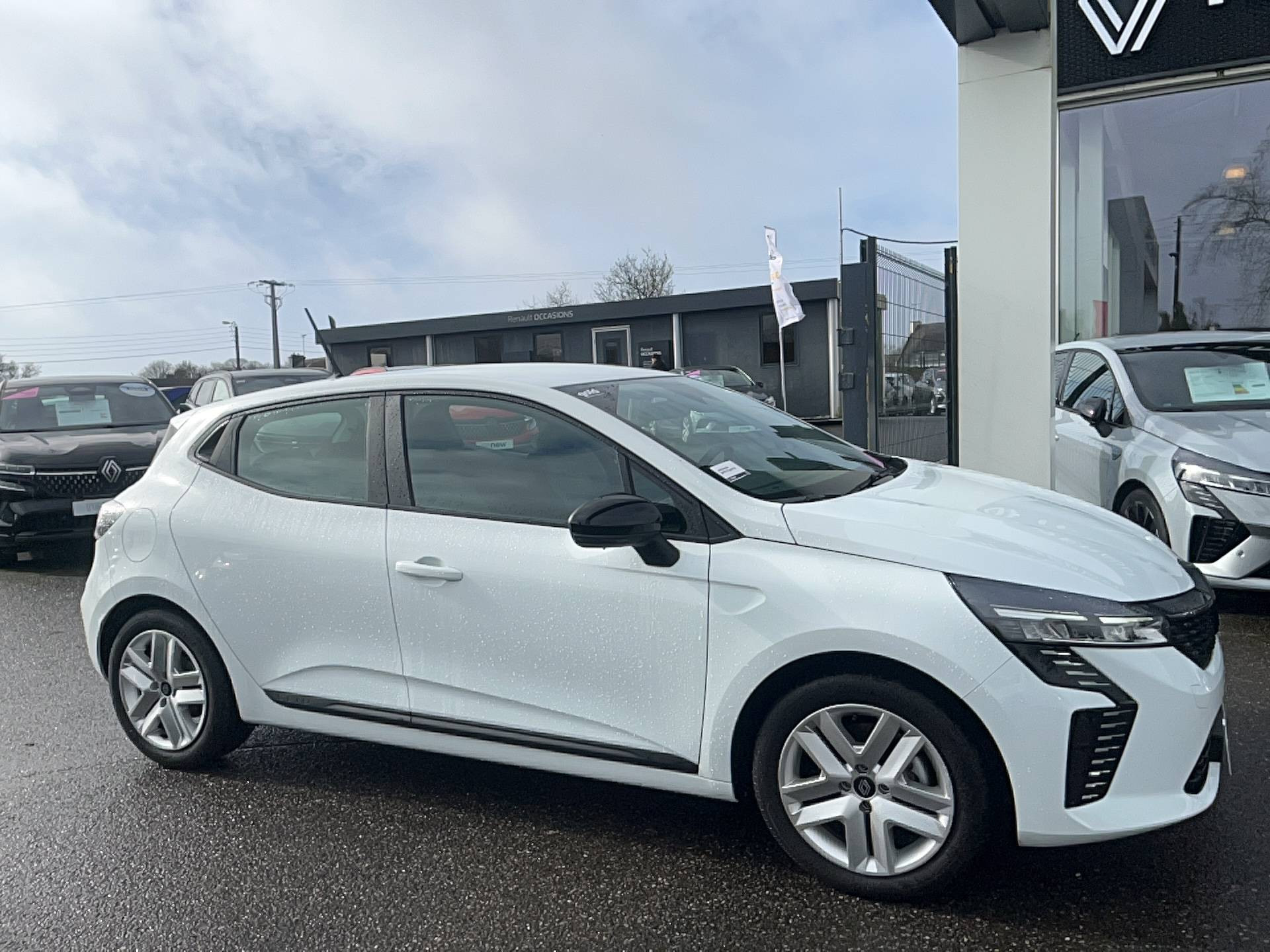 Vente en ligne Renault Clio 5 Clio E-Tech full hybrid 145 ch GSR2 au prix de 19 985 €