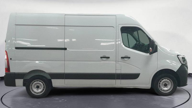 Vente en ligne Renault Master 3 Fourgon MASTER FGN TRAC F3300 L2H2 BLUE DCI 135 au prix de 31 990 €