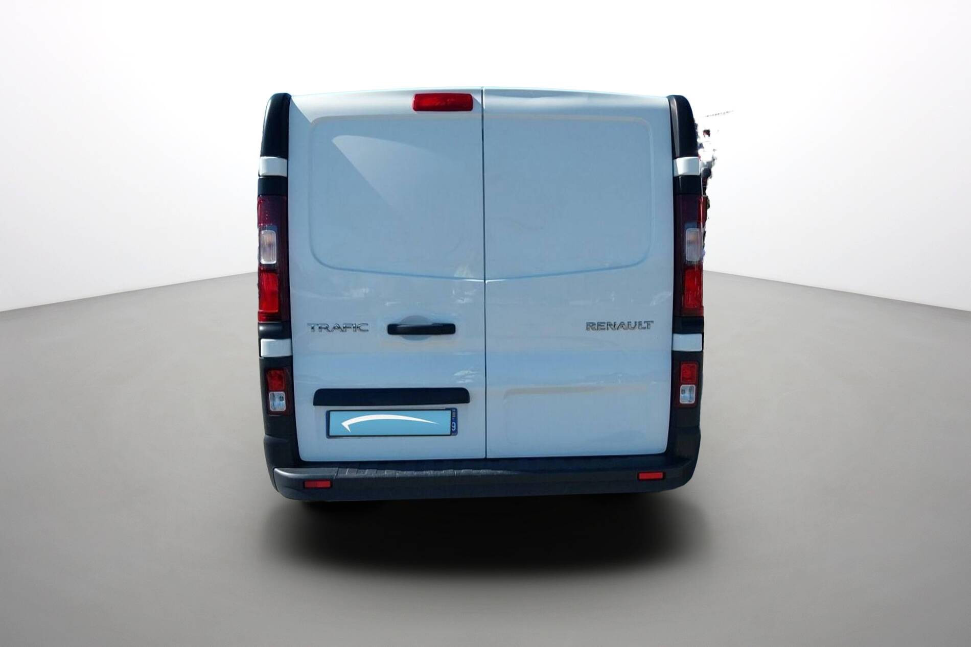 Vente en ligne Renault Trafic 3 Fourgon TRAFIC FG BLUE DCI 130 L1H1 3T GSR2 au prix de 23 990 €