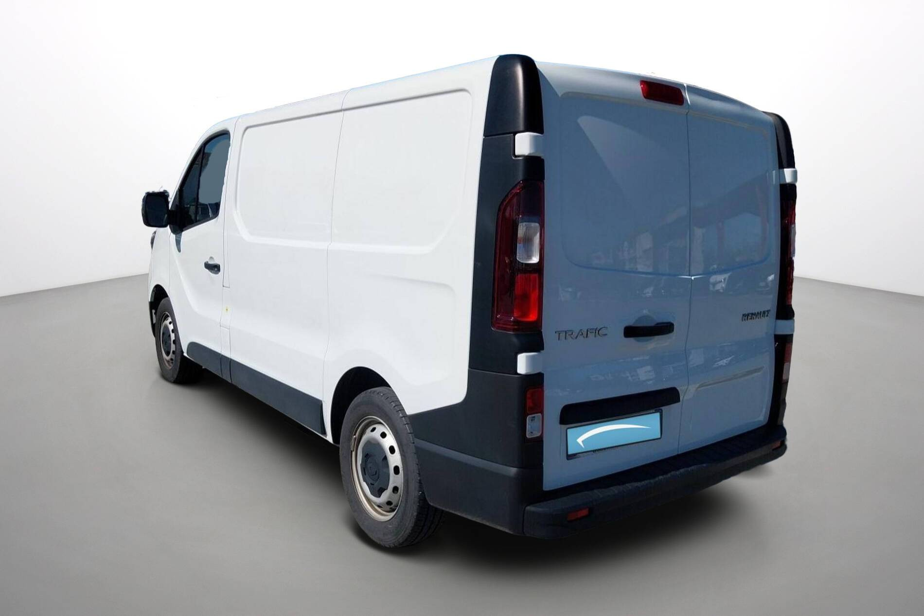 Vente en ligne Renault Trafic 3 Fourgon TRAFIC FG BLUE DCI 130 L1H1 3T GSR2 au prix de 23 990 €