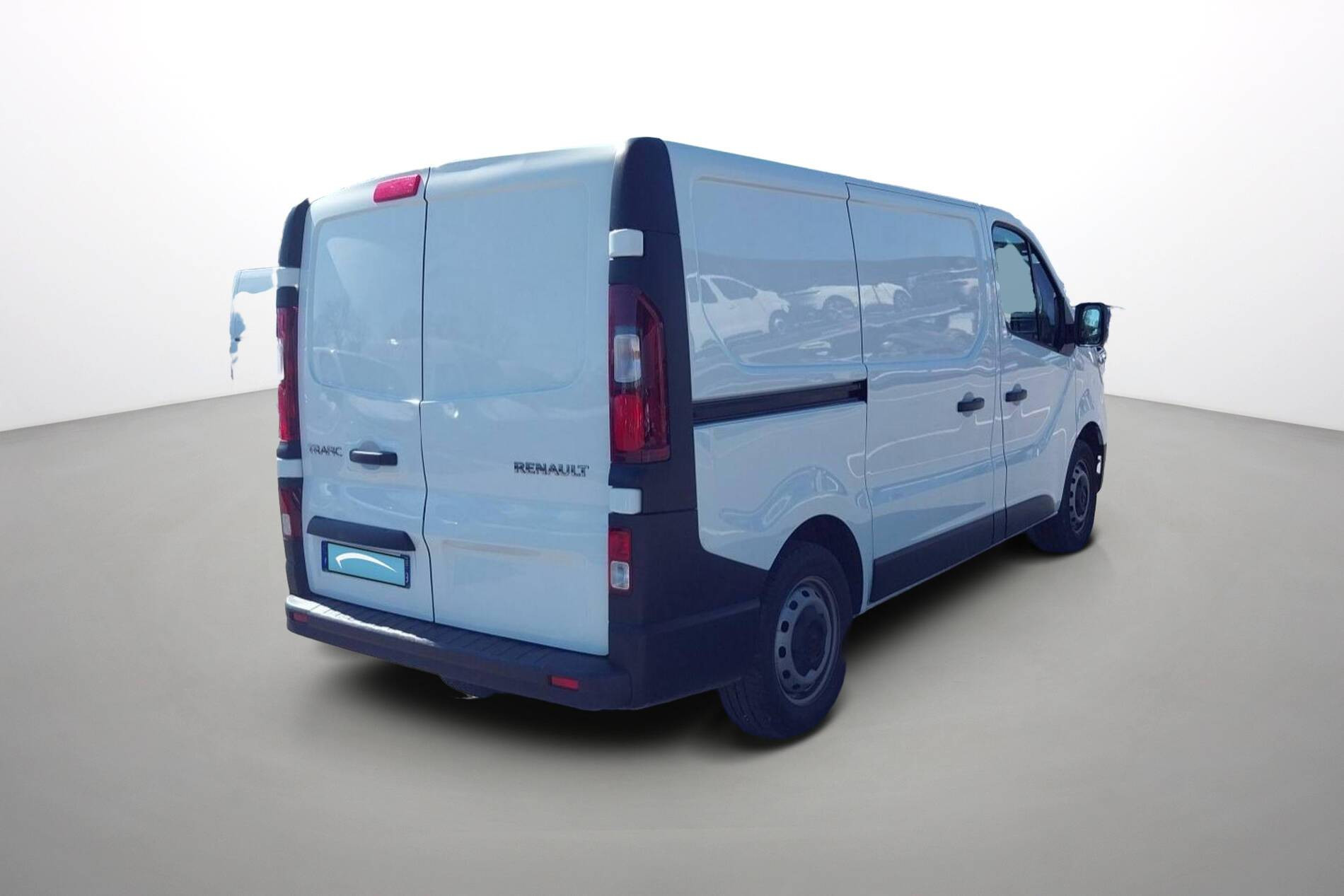 Vente en ligne Renault Trafic 3 Fourgon TRAFIC FG BLUE DCI 130 L1H1 3T GSR2 au prix de 23 990 €