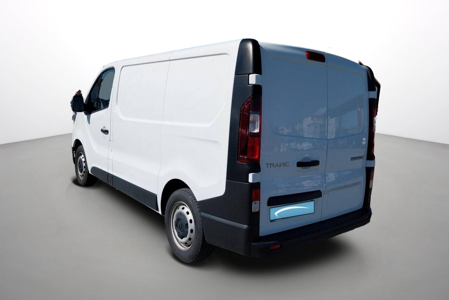 Vente en ligne Renault Trafic 3 Fourgon TRAFIC FG BLUE DCI 130 L1H1 3T GSR2 au prix de 23 490 €