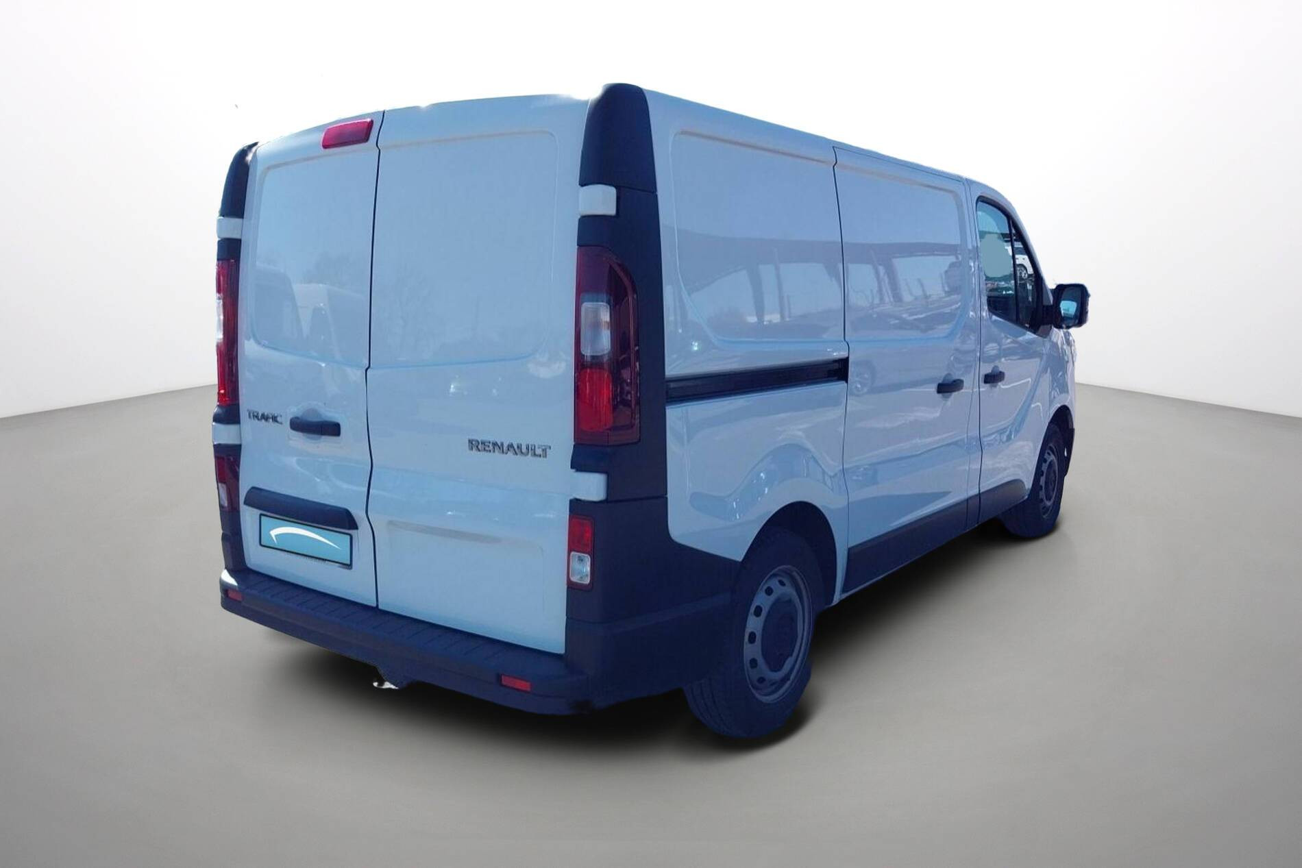 Vente en ligne Renault Trafic 3 Fourgon TRAFIC FG BLUE DCI 130 L1H1 3T GSR2 au prix de 23 490 €