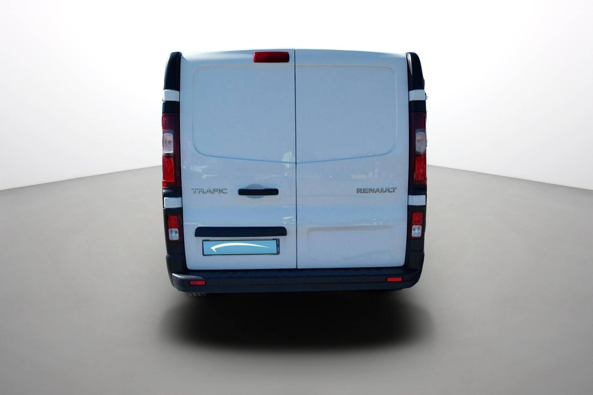 Vente en ligne Renault Trafic 3 Fourgon TRAFIC FG BLUE DCI 130 L1H1 3T GSR2 au prix de 23 490 €