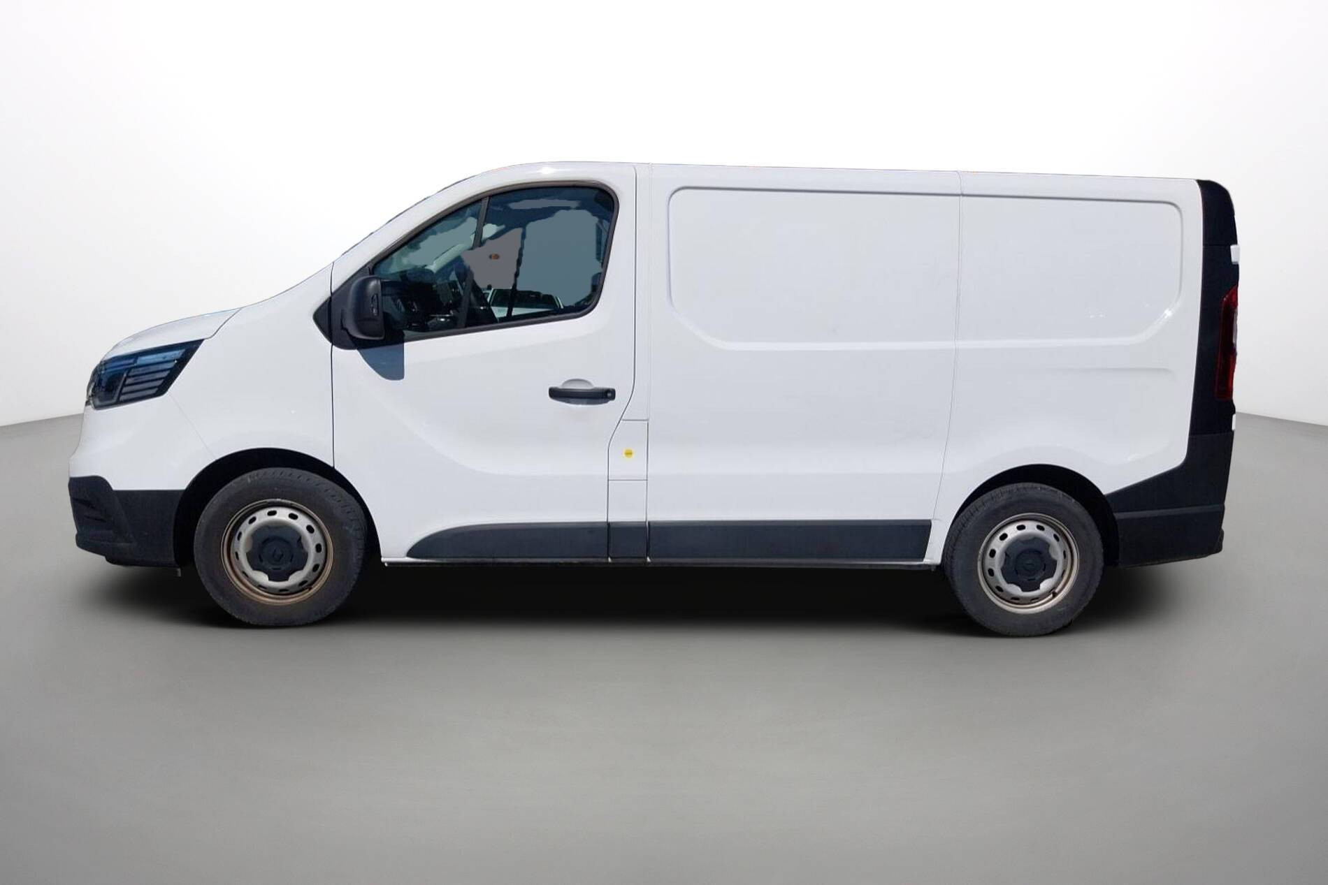Vente en ligne Renault Trafic 3 Fourgon TRAFIC FG BLUE DCI 130 L1H1 3T GSR2 au prix de 23 990 €