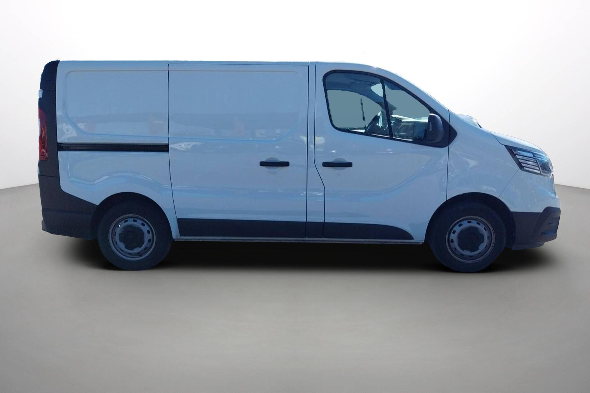 Vente en ligne Renault Trafic 3 Fourgon TRAFIC FG BLUE DCI 130 L1H1 3T GSR2 au prix de 23 490 €