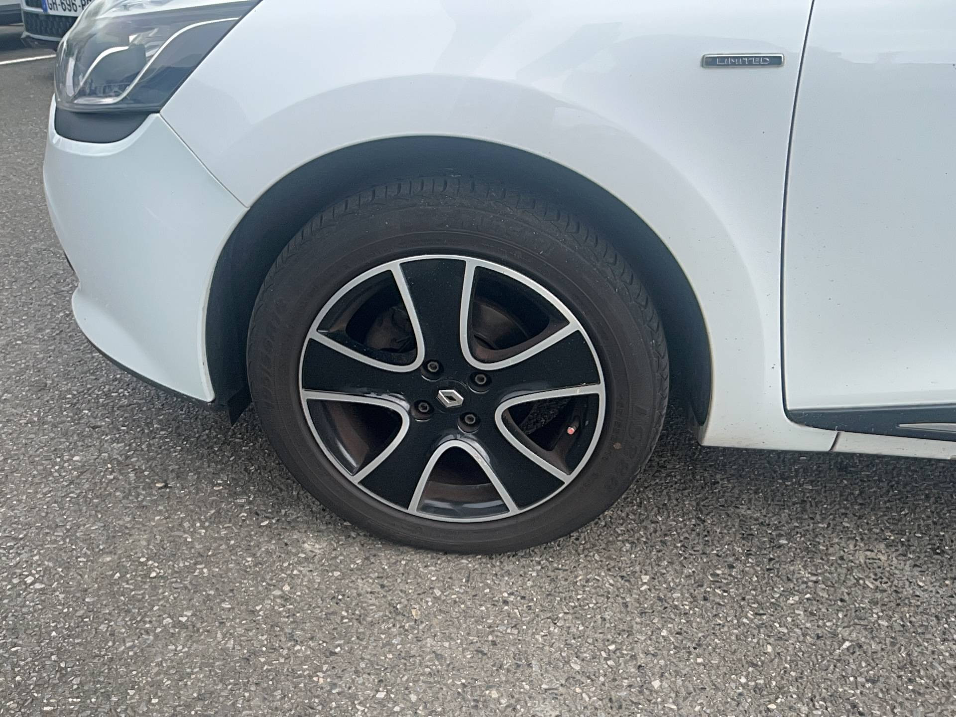 Vente en ligne Renault Clio 4  TCe 90 Energy au prix de 9 990 €