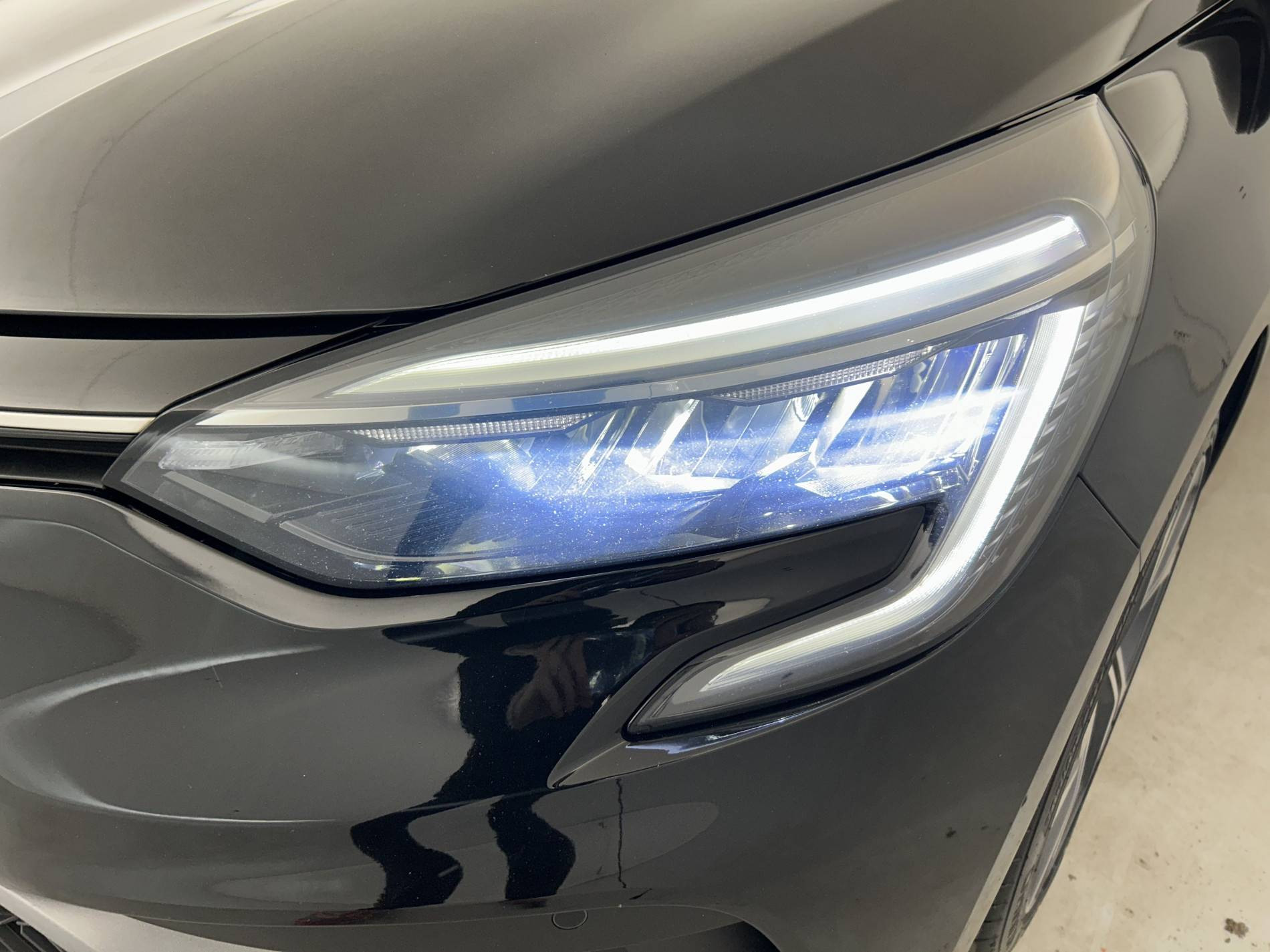 Vente en ligne Renault Clio 5 Clio TCe 140 - 21N au prix de 17 490 €