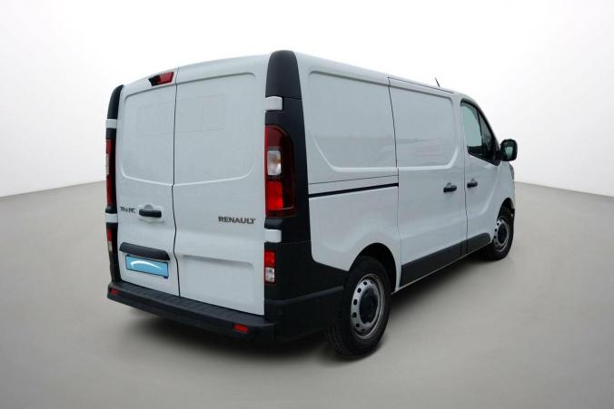 Vente en ligne Renault Trafic 3 Fourgon TRAFIC FGN L1H1 3000 KG BLUE DCI 130 au prix de 24 800 €