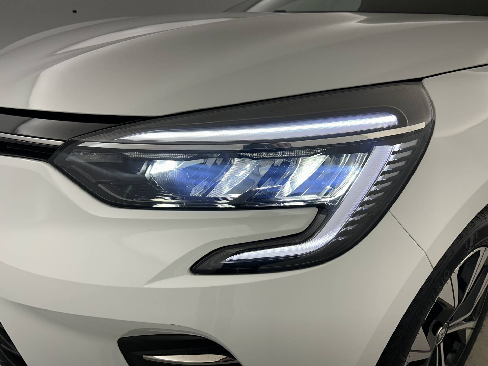 Vente en ligne Renault Clio 5 Clio E-Tech full hybrid 145 au prix de 18 890 €