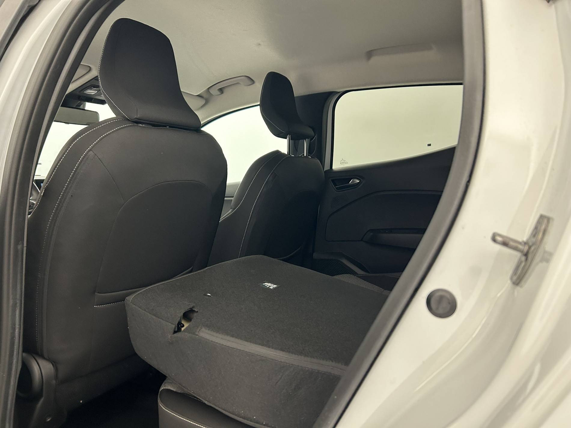 Vente en ligne Renault Clio 5 Clio E-Tech full hybrid 145 au prix de 18 890 €