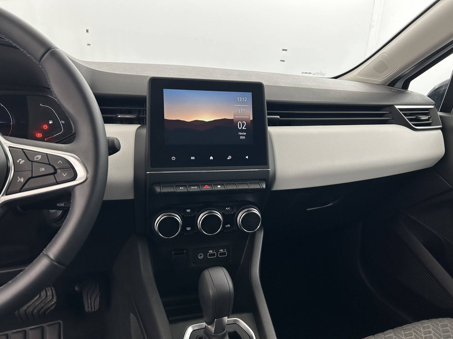 Vente en ligne Renault Clio 5 Clio E-Tech full hybrid 145 au prix de 18 890 €