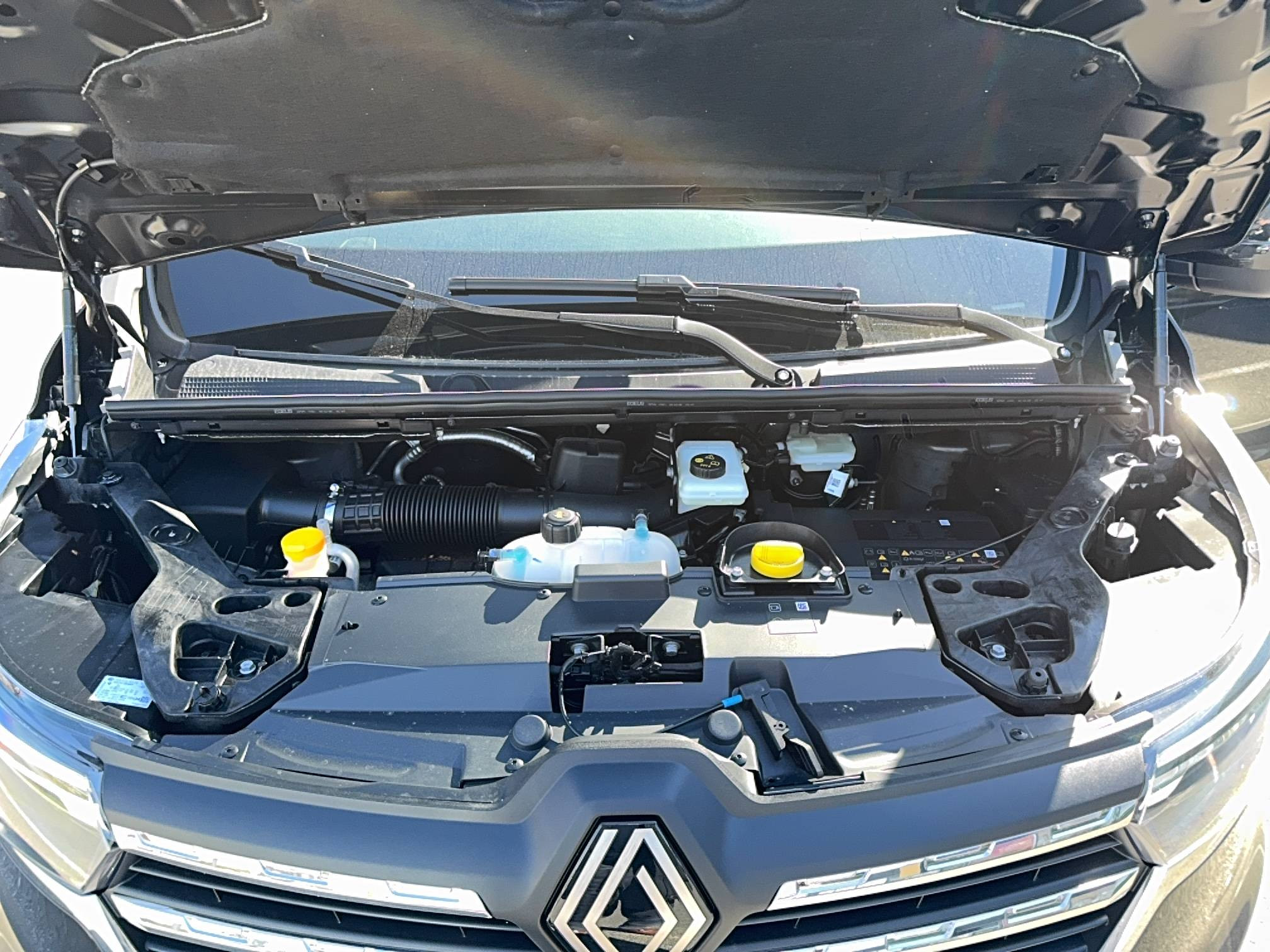 Vente en ligne Renault Trafic Cabine Approfondie TRAFIC CA BLUE DCI 170 L2H1 3T AUTO au prix de 42 990 €