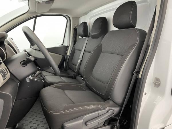 Vente en ligne Renault Trafic 3 Fourgon TRAFIC FGN L1H1 1000 KG DCI 125 ENERGY E6 au prix de 18 990 €