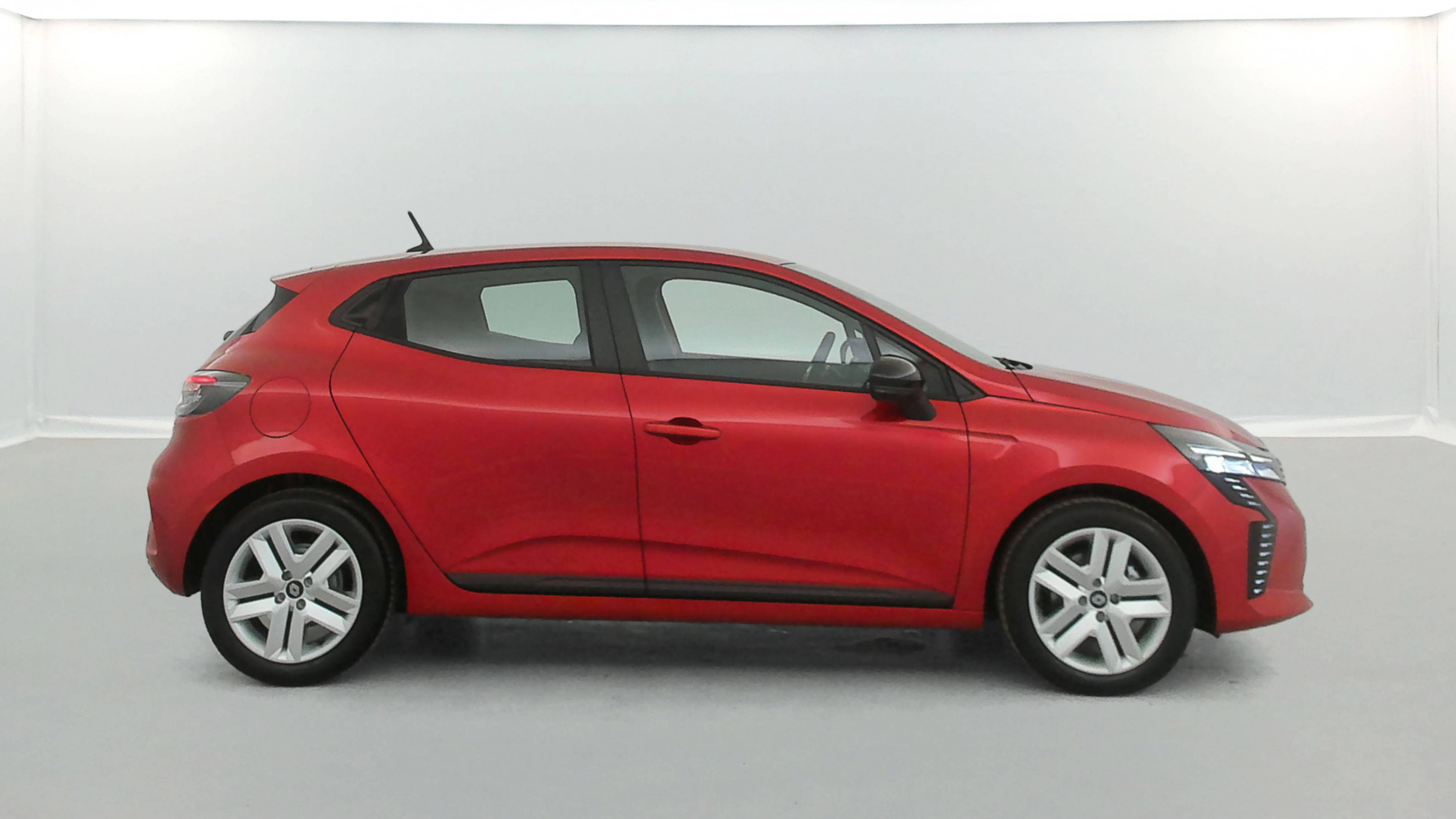 Vente en ligne Renault Clio 5 Clio E-Tech full hybrid 145 ch GSR2 au prix de 19 985 €