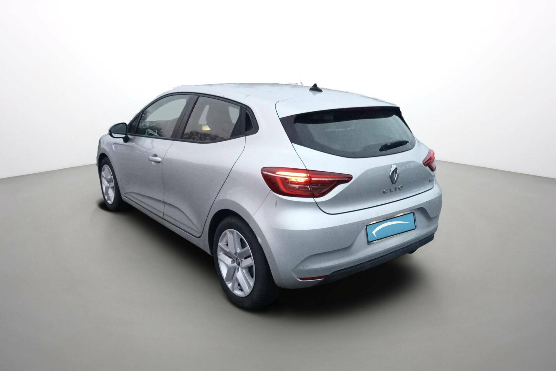 Vente en ligne Renault Clio 5 Clio E-Tech 140 - 21N au prix de 16 990 €