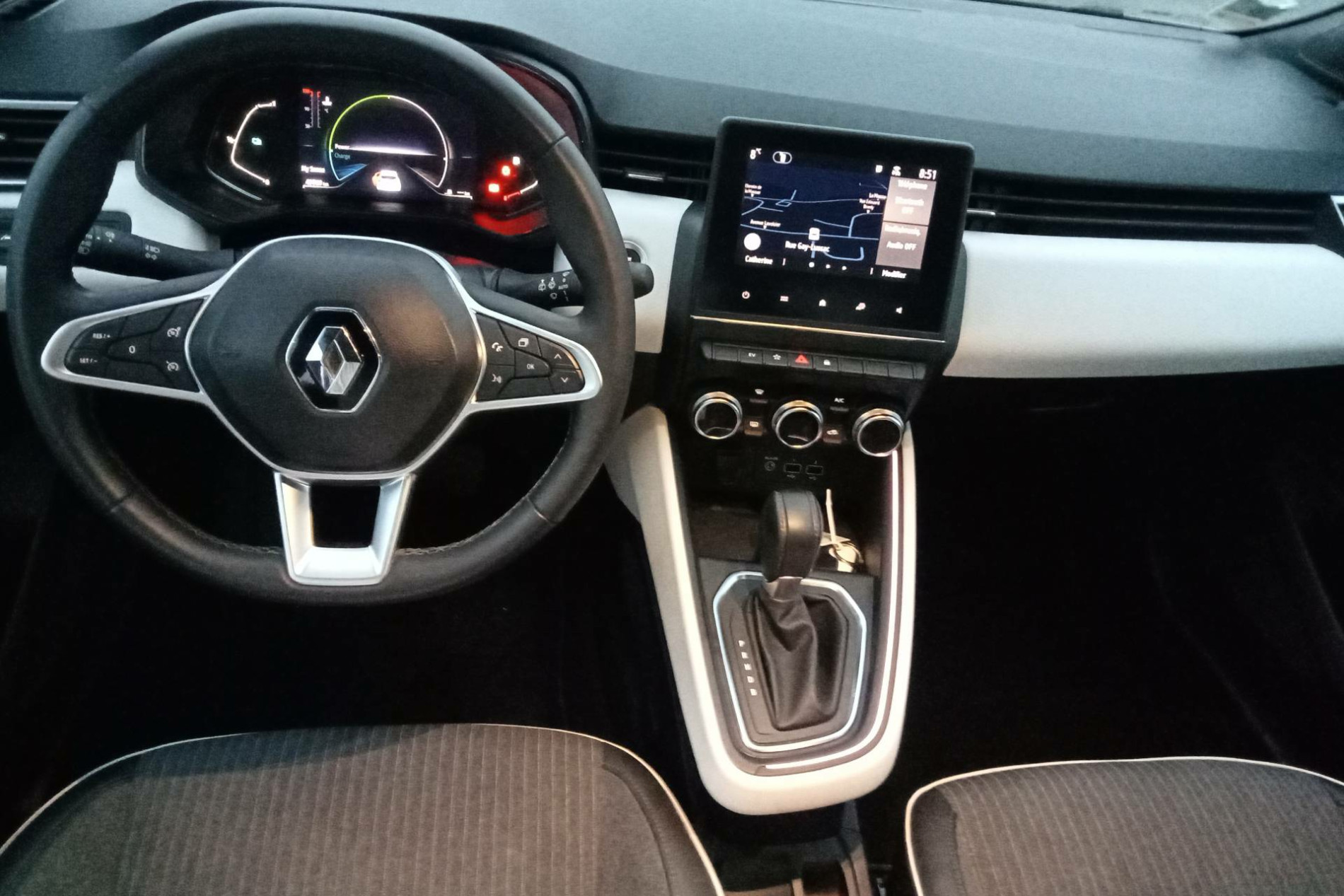 Vente en ligne Renault Clio 5 Clio E-Tech full hybrid 145 au prix de 16 740 €