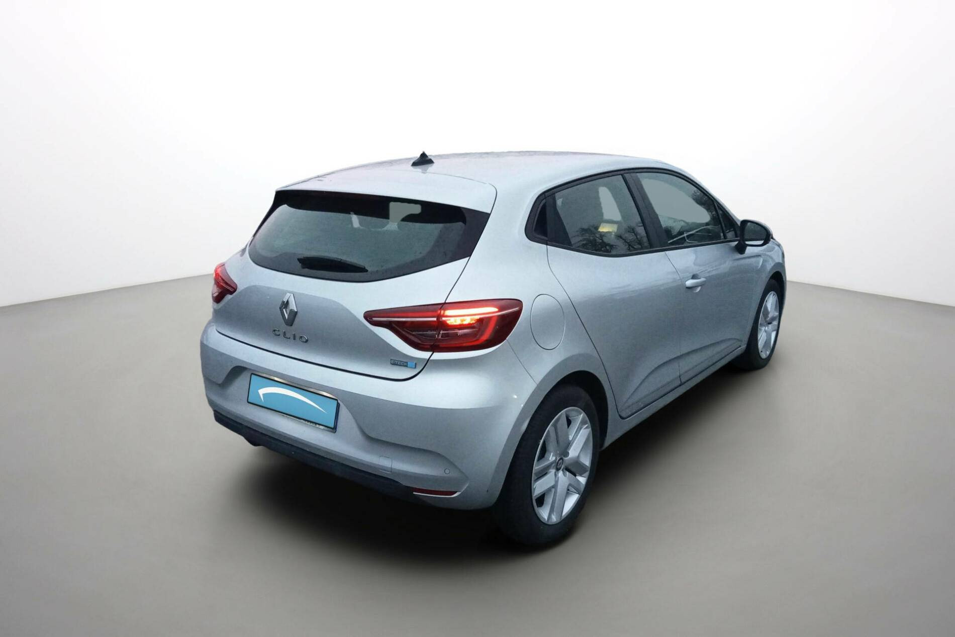 Vente en ligne Renault Clio 5 Clio E-Tech 140 - 21N au prix de 16 990 €
