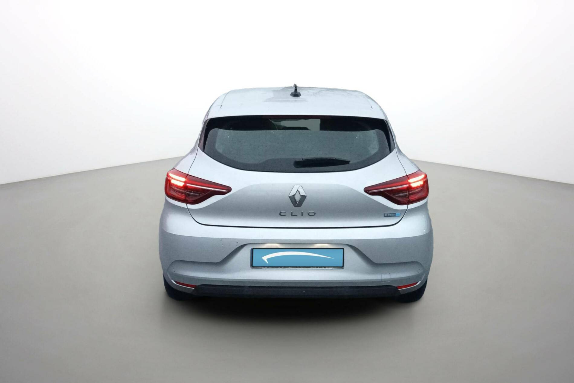 Vente en ligne Renault Clio 5 Clio E-Tech 140 - 21N au prix de 16 990 €