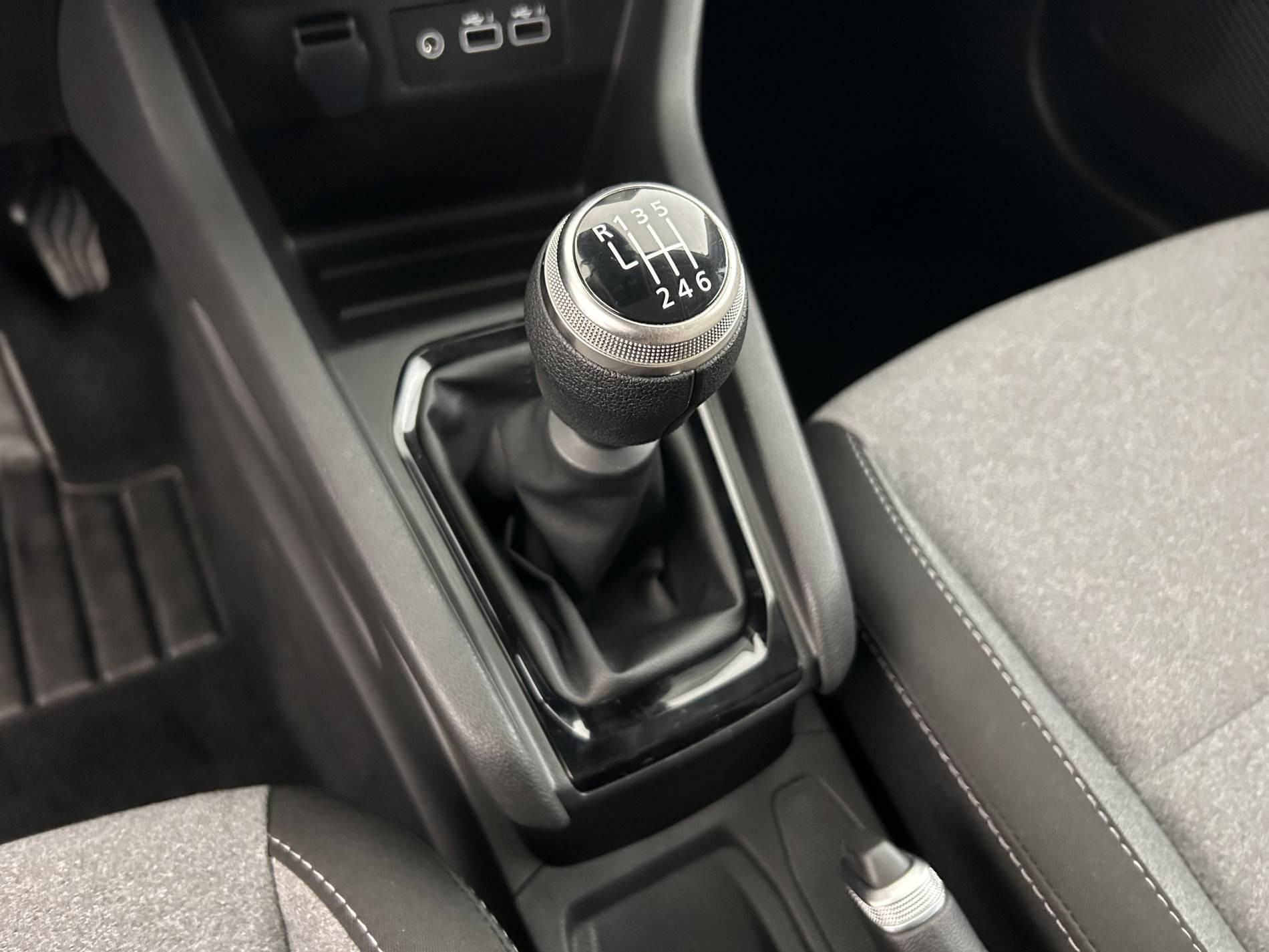 Vente en ligne Renault Clio 5 Clio TCe 90 au prix de 15 790 €