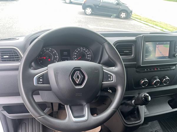 Vente en ligne Renault Master Fourgon  7 PLACES L2H2 BLUE DCI 150 au prix de 29 900 €