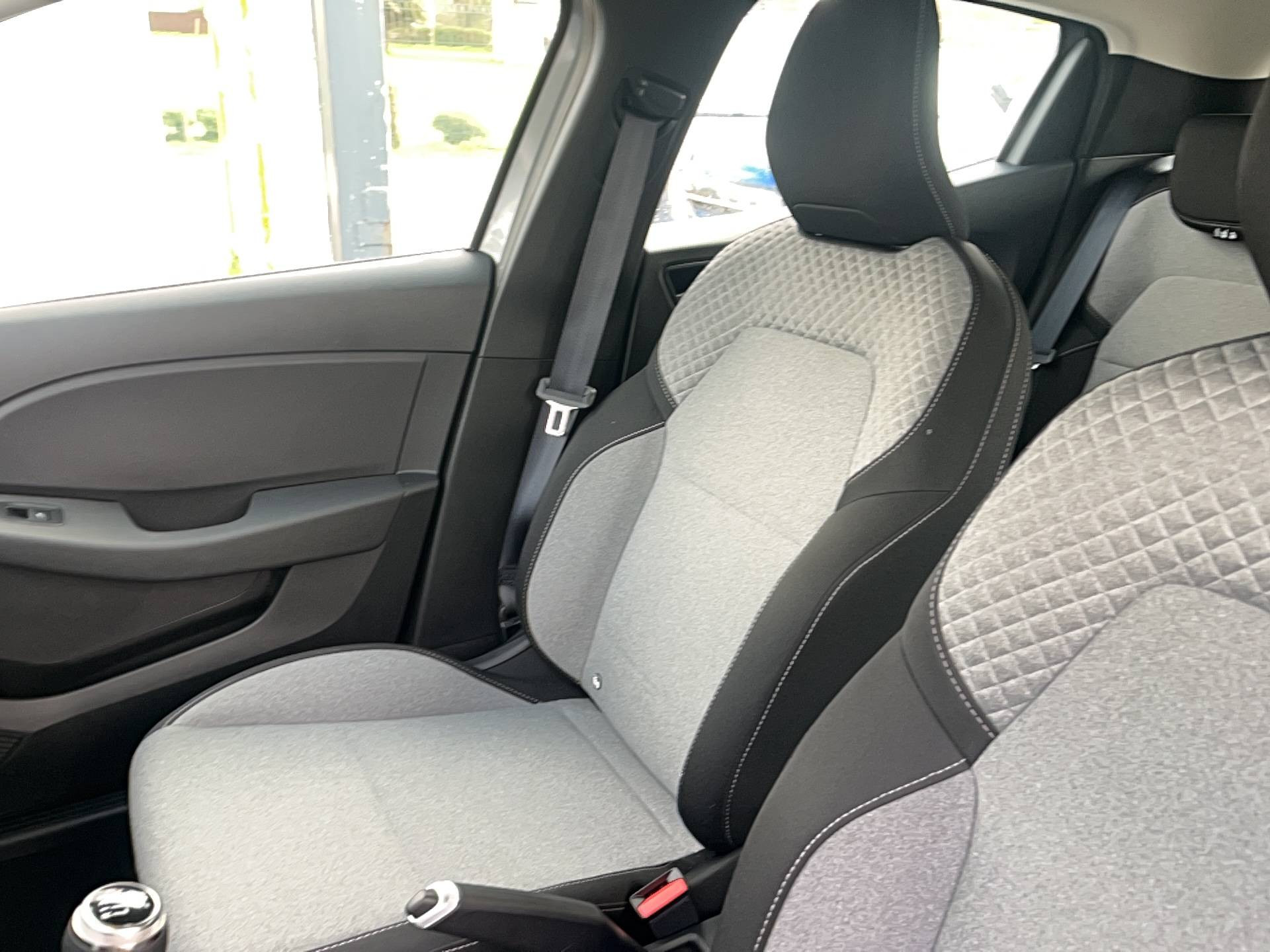 Vente en ligne Renault Clio 5 Clio TCe 90 au prix de 15 990 €