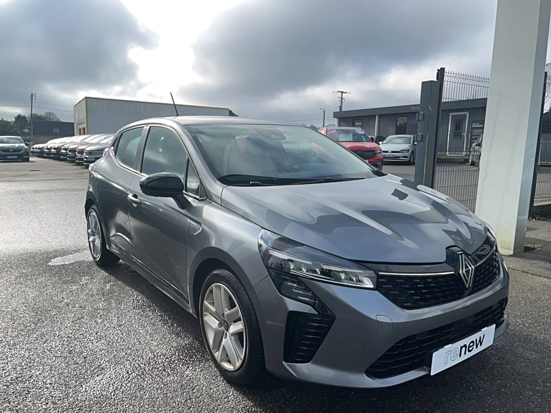 Vente en ligne Renault Clio 5 Clio TCe 90 au prix de 15 990 €