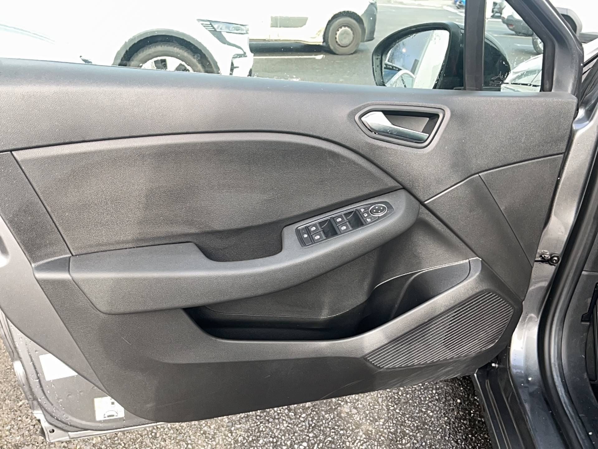 Vente en ligne Renault Clio 5 Clio TCe 90 au prix de 15 990 €