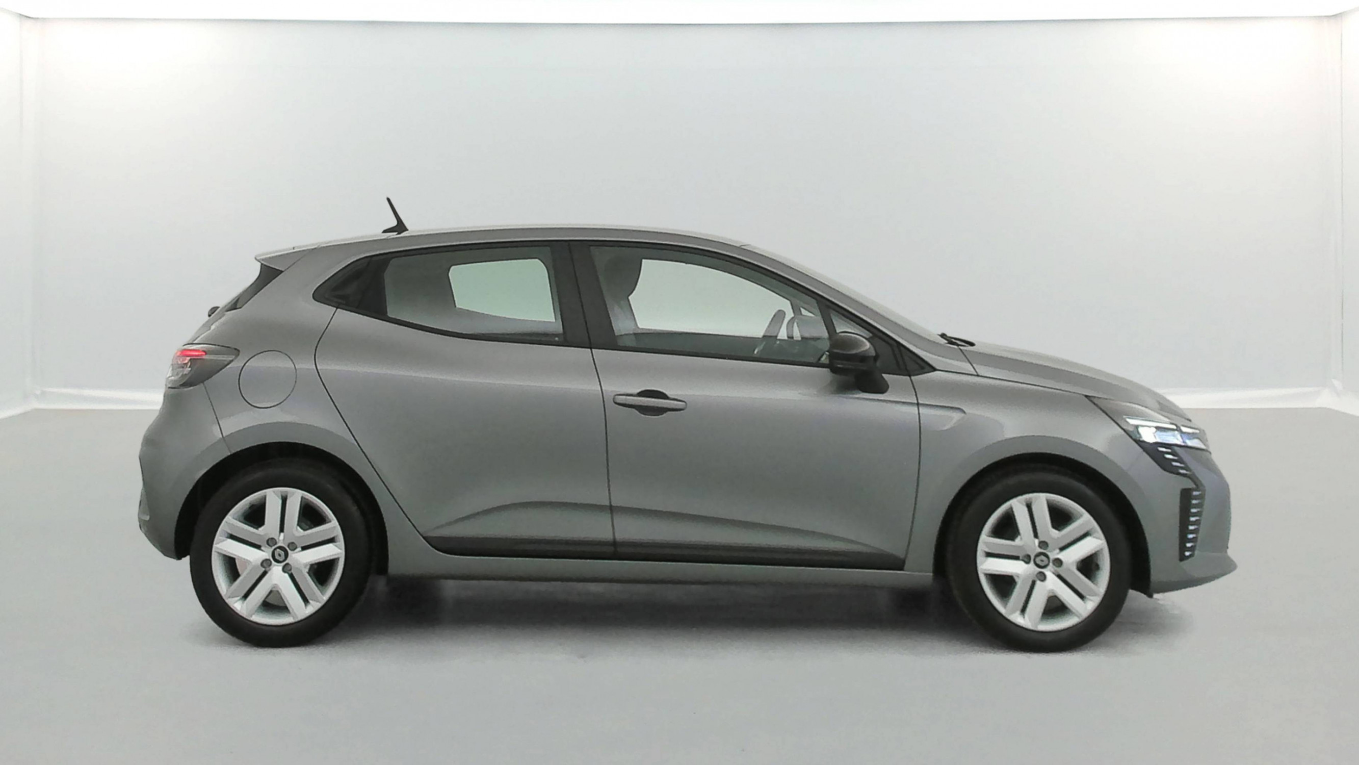 Vente en ligne Renault Clio 5 Clio TCe 90 au prix de 15 490 €