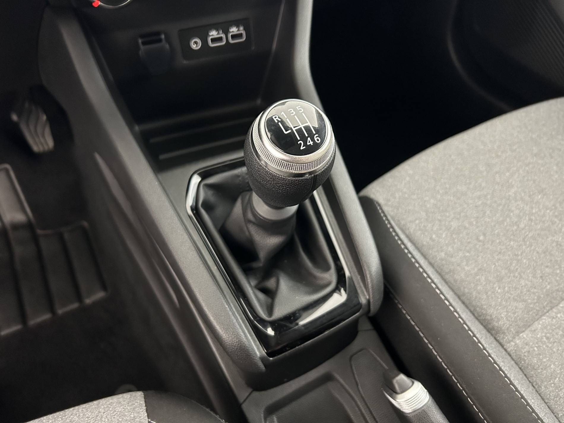 Vente en ligne Renault Clio 5 Clio TCe 90 au prix de 15 490 €