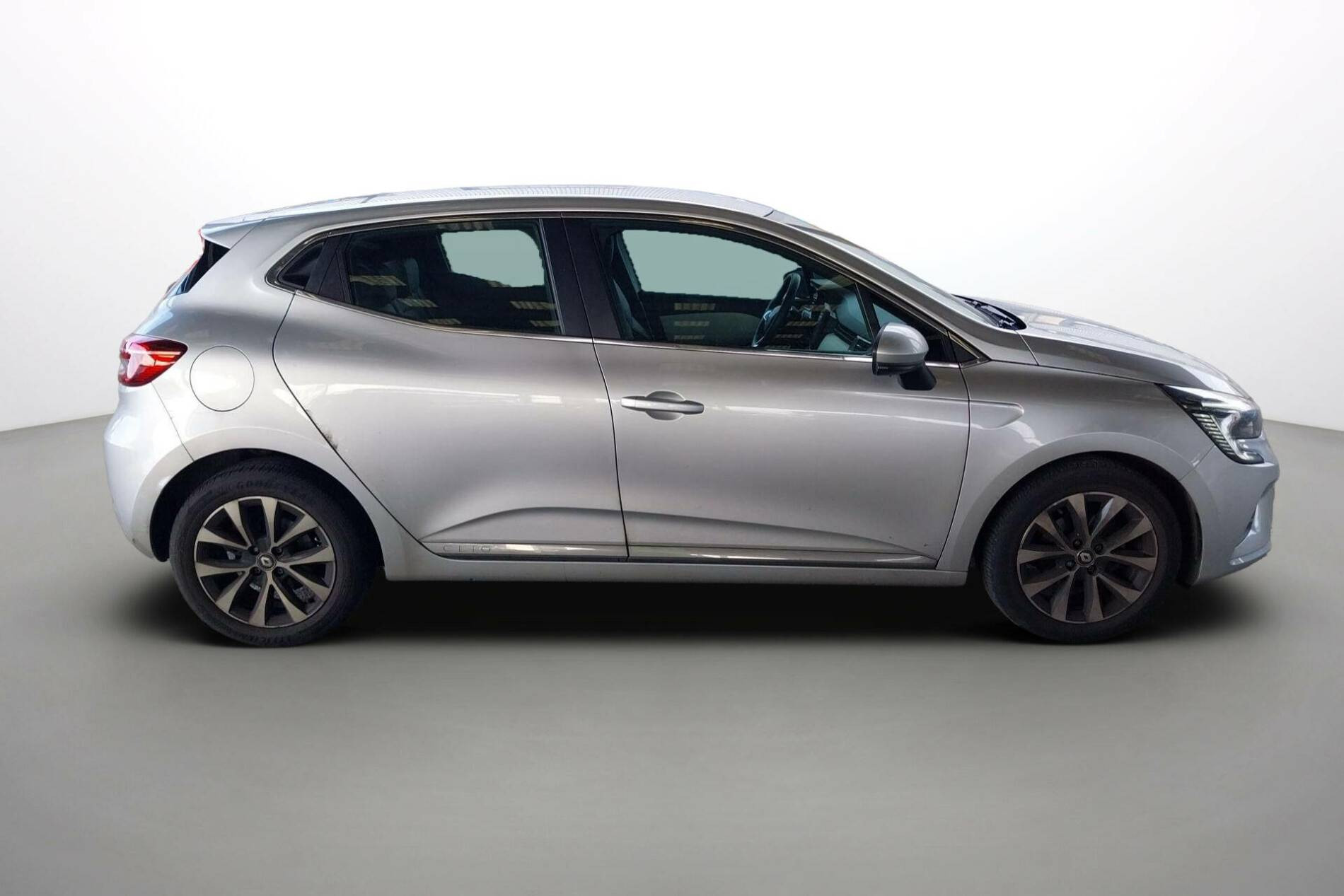 Vente en ligne Renault Clio 5 Clio TCe 90 - 21N au prix de 14 990 €