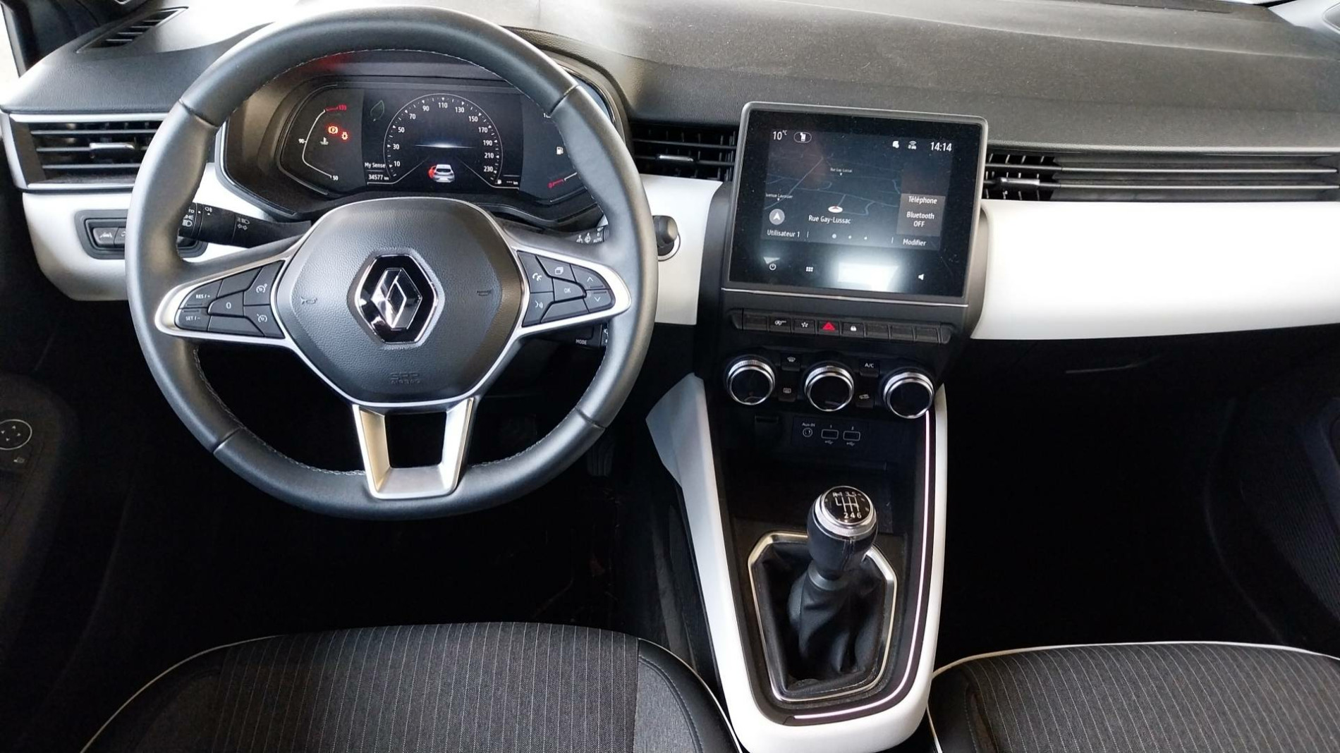 Vente en ligne Renault Clio 5 Clio TCe 90 - 21N au prix de 14 990 €