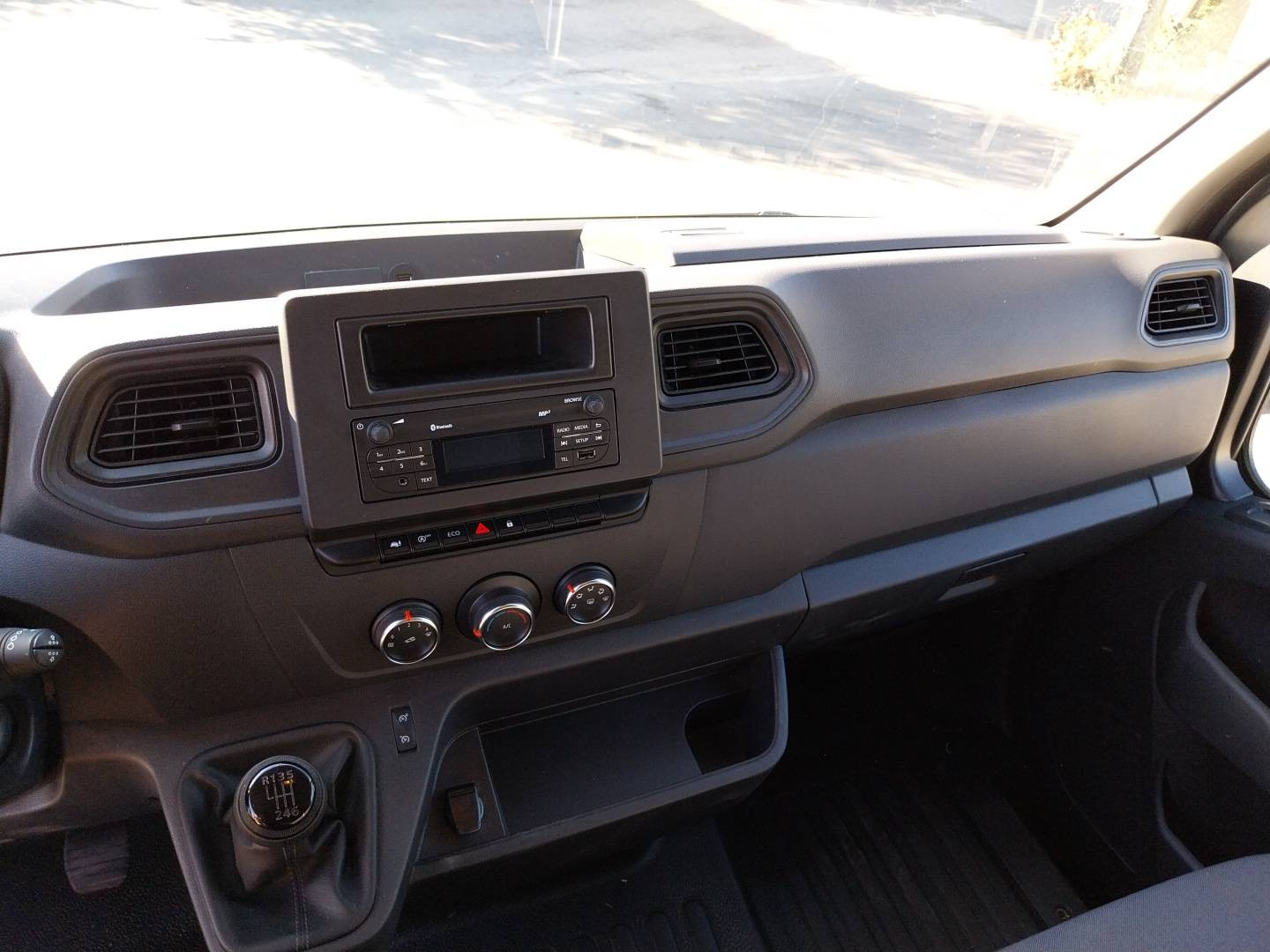 Vente en ligne Renault Master Fourgon MASTER FGN TRAC F3300 L2H2 BLUE DCI 150 au prix de 25 990 €