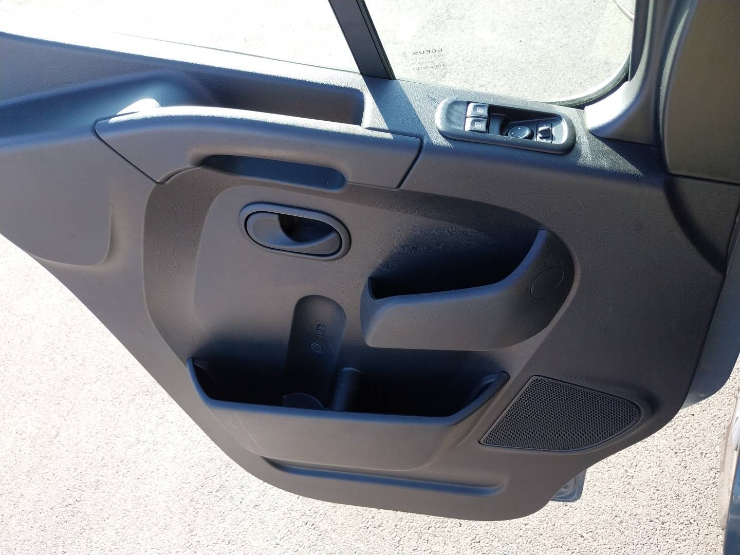 Vente en ligne Renault Master Fourgon MASTER FGN TRAC F3300 L2H2 BLUE DCI 150 au prix de 25 990 €