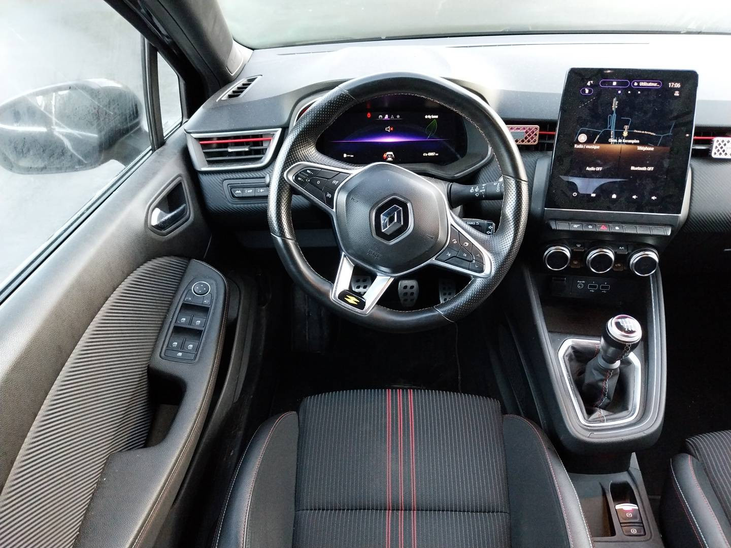 Vente en ligne Renault Clio 5 Clio TCe 140 - 21N au prix de 17 490 €